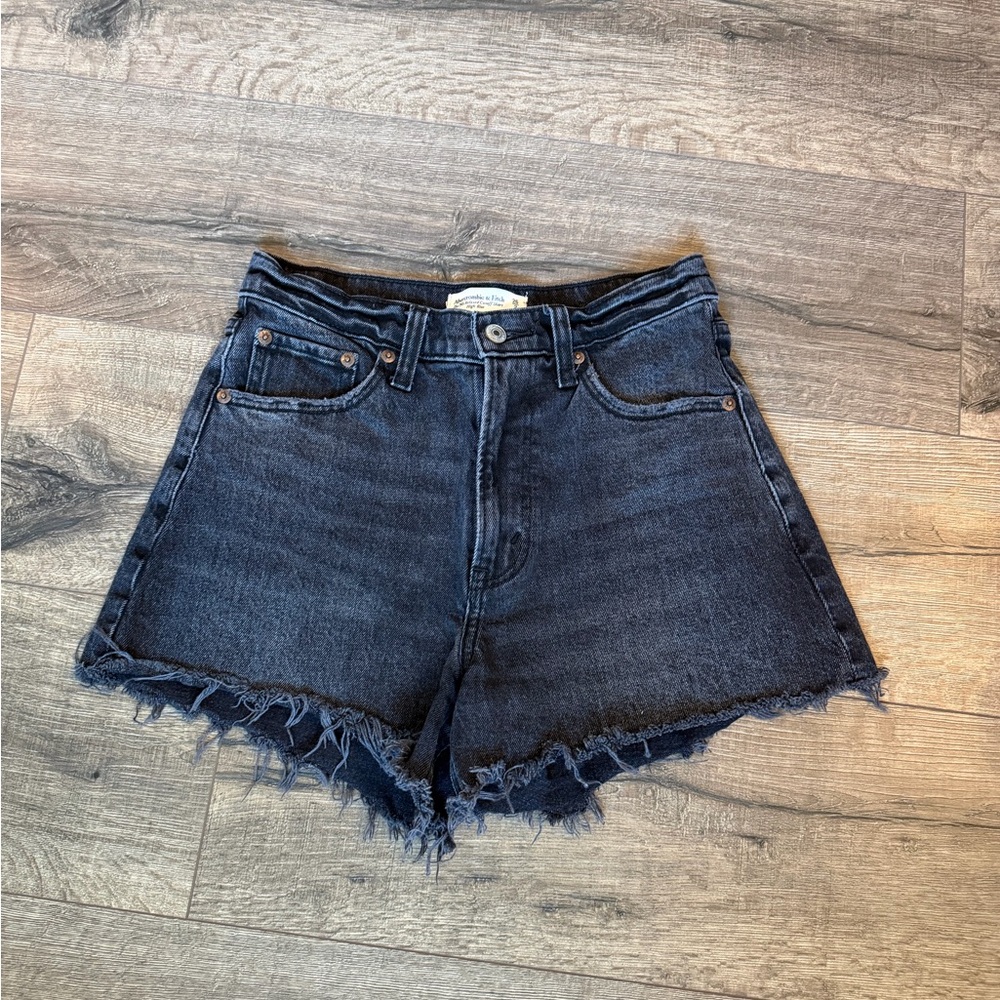 Abercrombie & Fitch 90’s high rise cutoff shorts